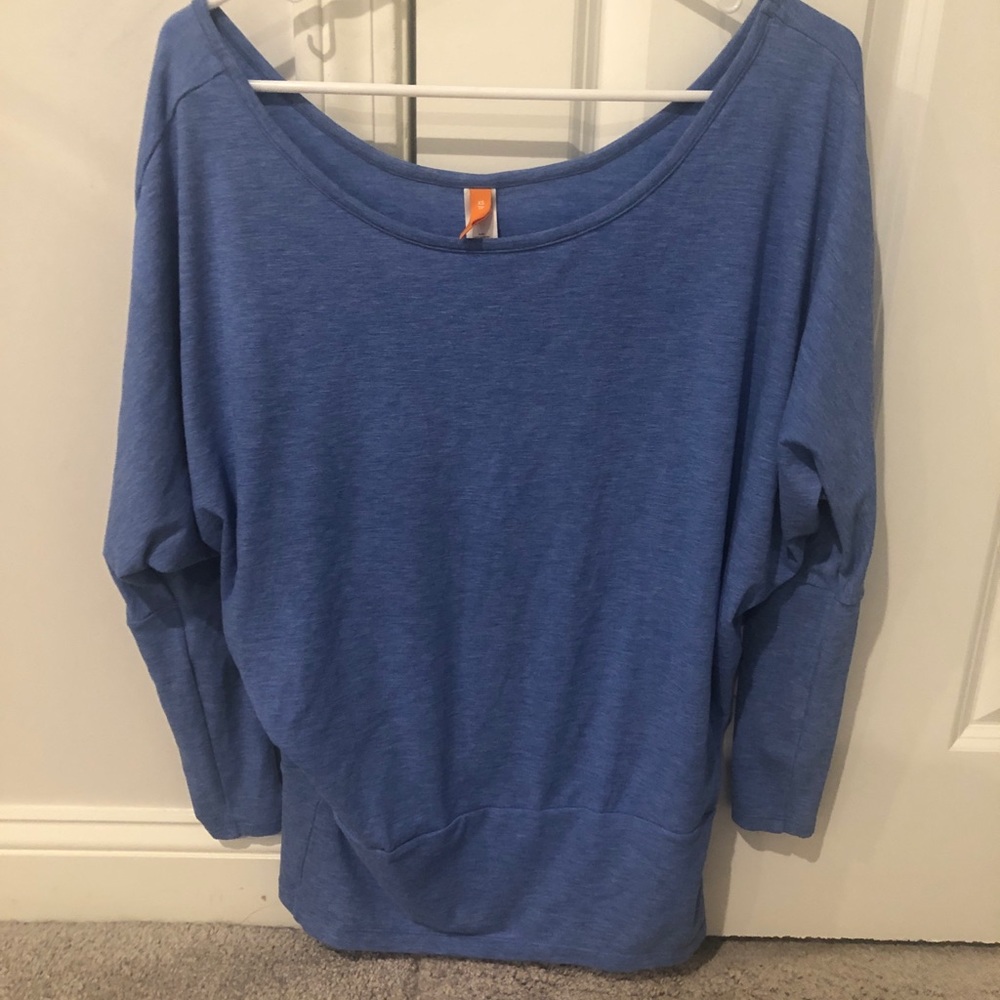 Lucy active top